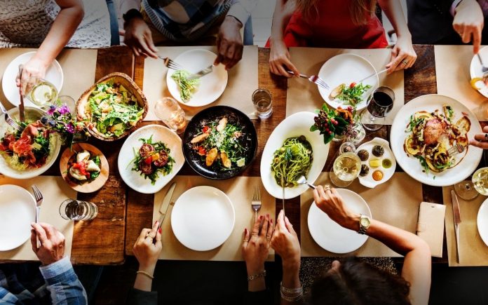 La cartolina gastronomica del 2025 in diciotto ristoranti