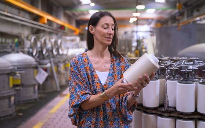 Da scarti della seta a cosmetici di lusso: l'innovazione di J.AND.C.